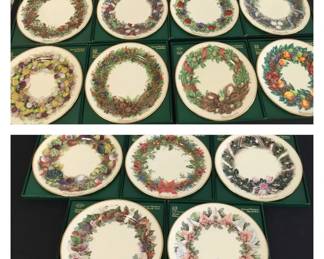 LENOX Colonial Christmas Wreaths Plates