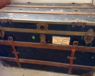 Antique trunk 