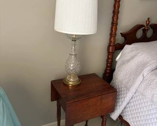 Drop leaf side table and crystal lamp