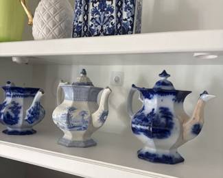 Blue teapots