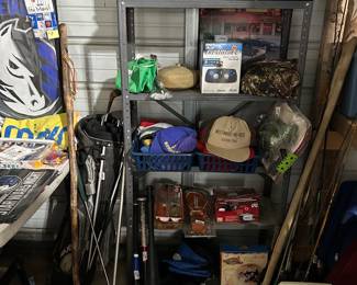 Sporting goods, gold club set, 