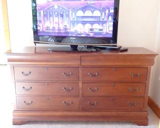 DRESSER - TV