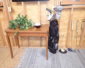SM SOFA TABLE - GOLF CLUBS
