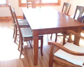 DINNING TABLE W/2 ARM CHAIRS - 2 LEAVES - 4-SIDE CHAIRS