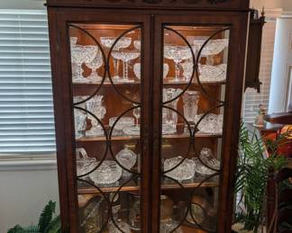 Pulaski Breakfront Curio, Lighted