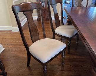DR Lot #23 - Set of 6 Traditional Wood Dining Chairs with Ivory Upholstered Seats – 2 Armchairs