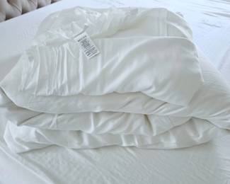 BR2 Lot #120 - West Elm King White Tencel Lyocell Sheet Set & Duvet with Insert