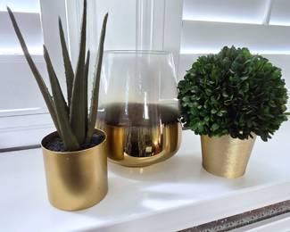 Gold-Tone Home Décor – Ombre Glass Vase & Two Artificial Plants – 3 Pieces