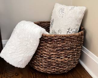 - Storage Basket Large Round Natural Brown Rustic Style, throw blanket and pillow