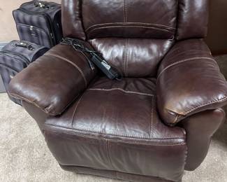 Electronic lift leather chair 