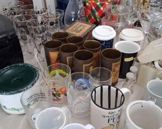 ASSORTED VINTAGE GLASSWARE