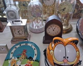 ASSORTED COLLECTABLE CLOCKS