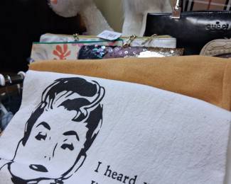POCKETBOOKS AND LINENS