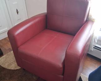 CLUB CHAIR