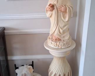 STATUE