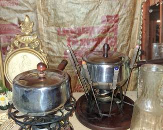 FONDUE POTS