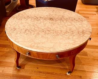 1960 WEISMAN HEIRLOOM ROUND MAHOGANY & MARBLE TOP COFFEE TABLE