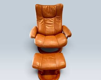 EKORNES STRESSLESS LEATHER SWIVEL RECLINER AND OTTOMAN