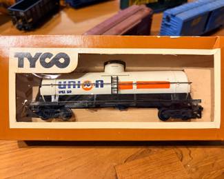 Vintage 1970's Electric Train - Union Oil Tanker (in original box)