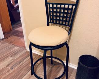 Bar stool