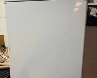 Whirlpool DryAire Clothes Drying Cabinet