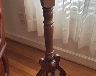 Victorian Style Pedestal Accent Table