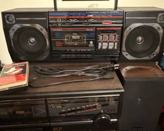 General Electric 3-5685A Boombox