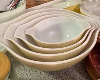 Vintage Pyrex Sandalwood Cinderella Mixing Bowl Set