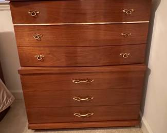 Bassett Furniture Mid-Century Modern Walnut Chest of Drawers