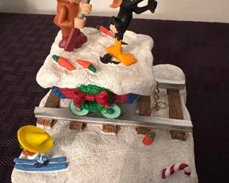 Looney Tunes 'Wabbit Seasons Greetings' Holiday Figurine