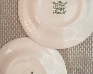 Royal China Blue Willow Bread and Butter Plates