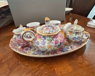 Royal Winton Grimwades 'Summertime' Chintz Breakfast Set