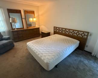 Queen Bedroom Set