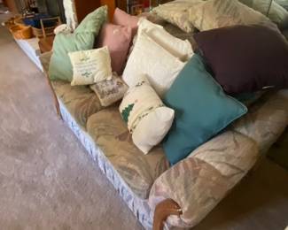 Total of four sofas and six sofa, tables, coffee table, side table tables
