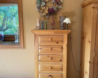 Broyhill Chest of Drawers