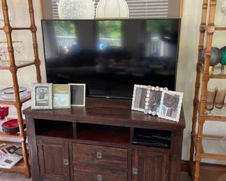 TV, TV Entertainment table