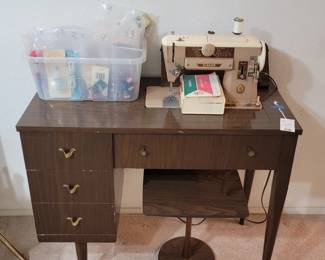 Singer A SlantOMatic Sewing Machine with Desk