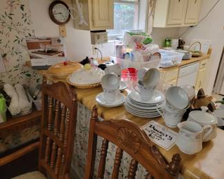 Dynasty Fine China Mix and Match Set