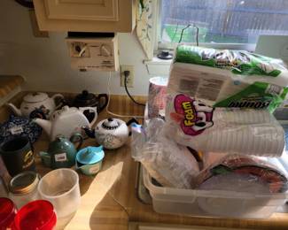 Collection of Assorted Teapots and Kitchenware