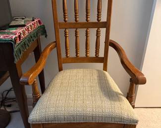 Vintage Oak SpindleBack Armchair with Shell Carving