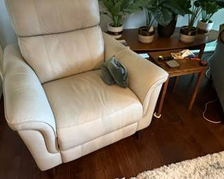 Homelegance RFTPPWH Power Reclining Chair with Power Headrest