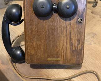 Antique oak Kellog phone w/ crank.