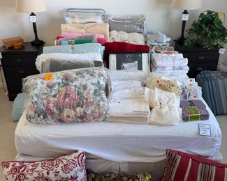 Queen bed set, linens, decorative pillows