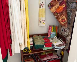 Tableclothes, runners, placemats, napkins