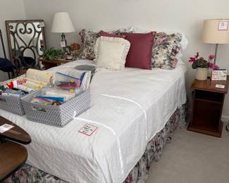 Queen bed set, nightstand, lamps, decorative mirror