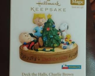 Hallmark Keepsake Deck the Halls, Charlie Brown Ornament
