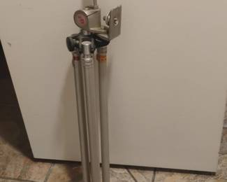 Slik U Deluxe Tripod