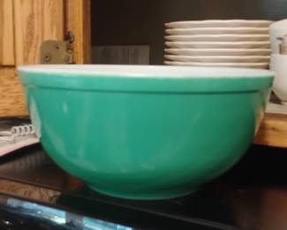 Pyrex Primary Color Mixing Bowl Green, 
