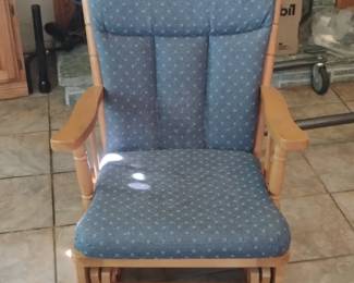 Traditional SpindleBack Glider Rocker