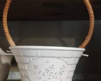 Pfaltzgraff Tea Rose Basket